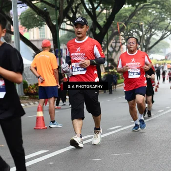 Runner Photo 8083656