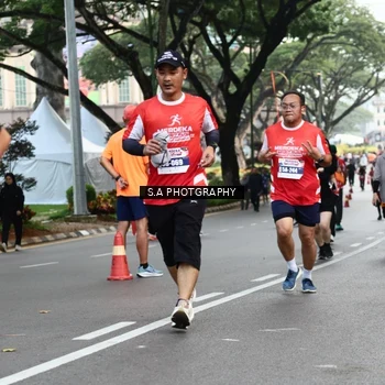 Runner Photo 8083659