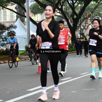 Runner Photo 8083742