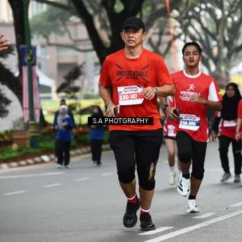 Runner Photo 8083852