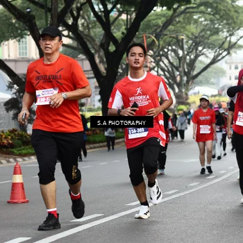 Runner Photo 8083858
