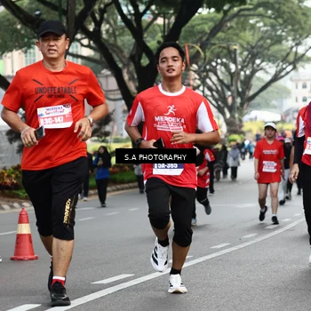 Runner Photo 8083859