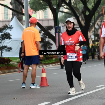 Runner Photo 8083899