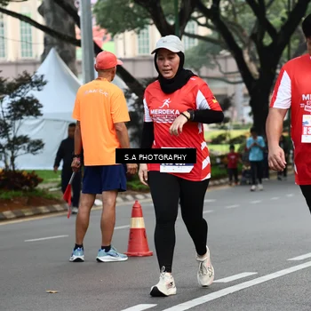 Runner Photo 8083902