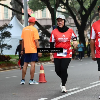 Runner Photo 8083912