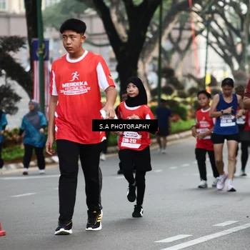 Runner Photo 8084002
