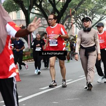 Runner Photo 8084006