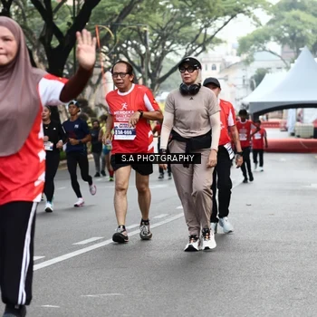Runner Photo 8084010