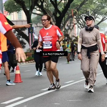 Runner Photo 8084011