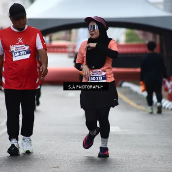 Runner Photo 8084043
