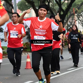 Runner Photo 8084112