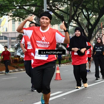 Runner Photo 8084123