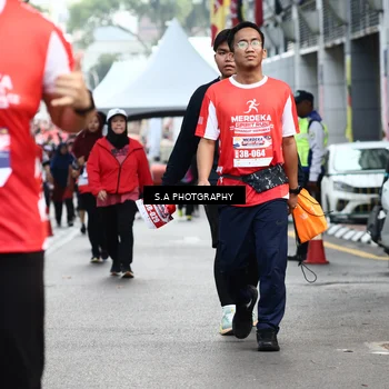 Runner Photo 8084912