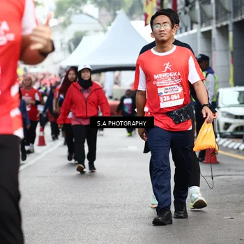 Runner Photo 8084913