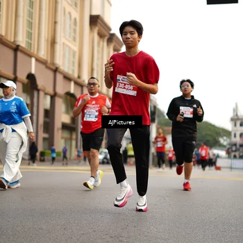 Runner Photo 8087107