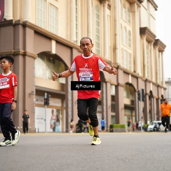 Runner Photo 8087219