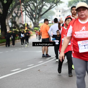 Runner Photo 8087242