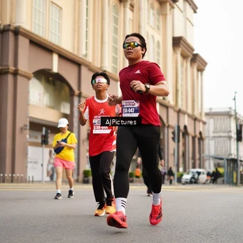 Runner Photo 8087244