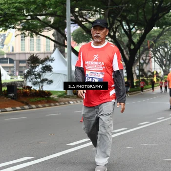 Runner Photo 8087335