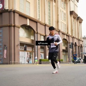 Runner Photo 8087337