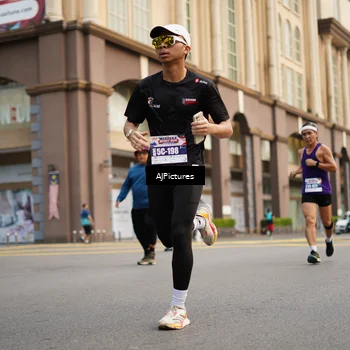 Runner Photo 8087351