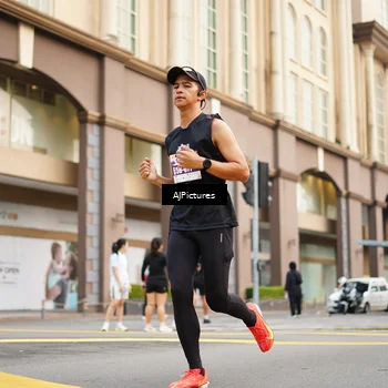 Runner Photo 8087376