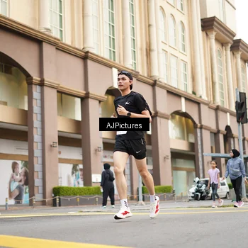 Runner Photo 8087389