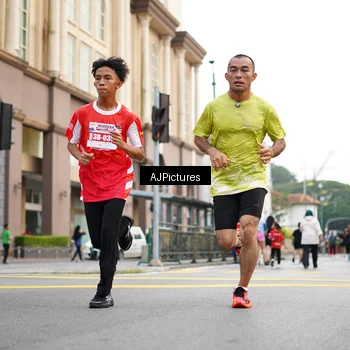 Runner Photo 8087400