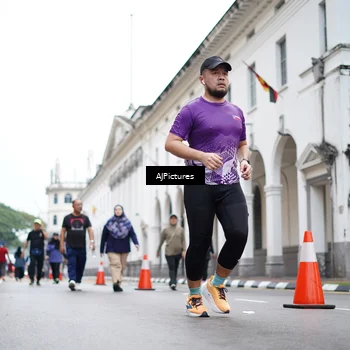 Runner Photo 8087445