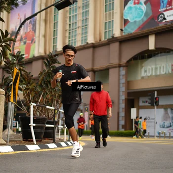 Runner Photo 8087784