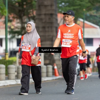 Runner Photo 8089002