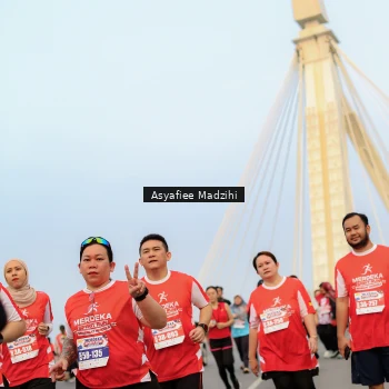 Runner Photo 8089381