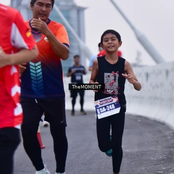 Runner Photo 8090536