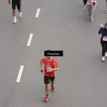 Runner Photo 8094012