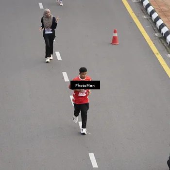 Runner Photo 8094253