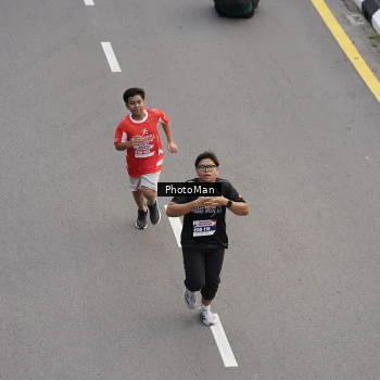 Runner Photo 8094375
