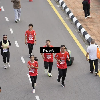 Runner Photo 8094499
