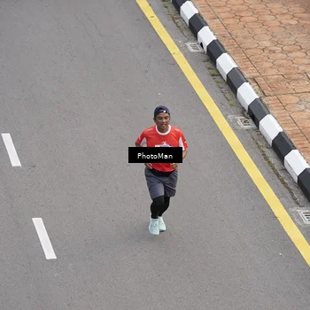 Runner Photo 8094683