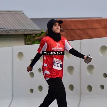 Runner Photo 8100800