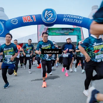 Runner Photo 8100822