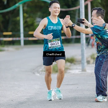 Runner Photo 8100862