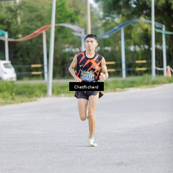 Runner Photo 8100870