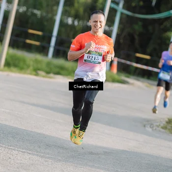 Runner Photo 8100898