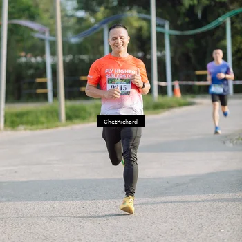 Runner Photo 8100901
