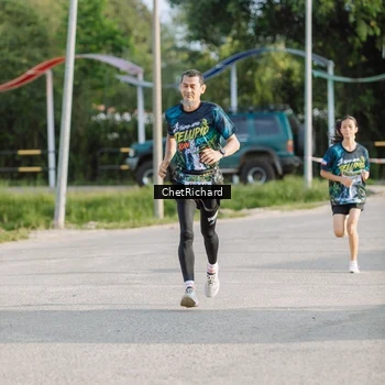 Runner Photo 8100916