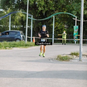 Runner Photo 8100924