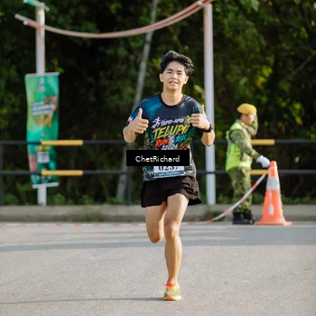 Runner Photo 8100943