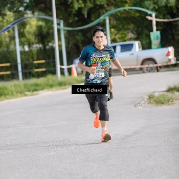 Runner Photo 8101000