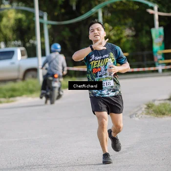 Runner Photo 8101011