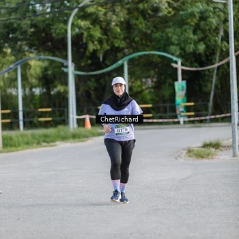 Runner Photo 8101018